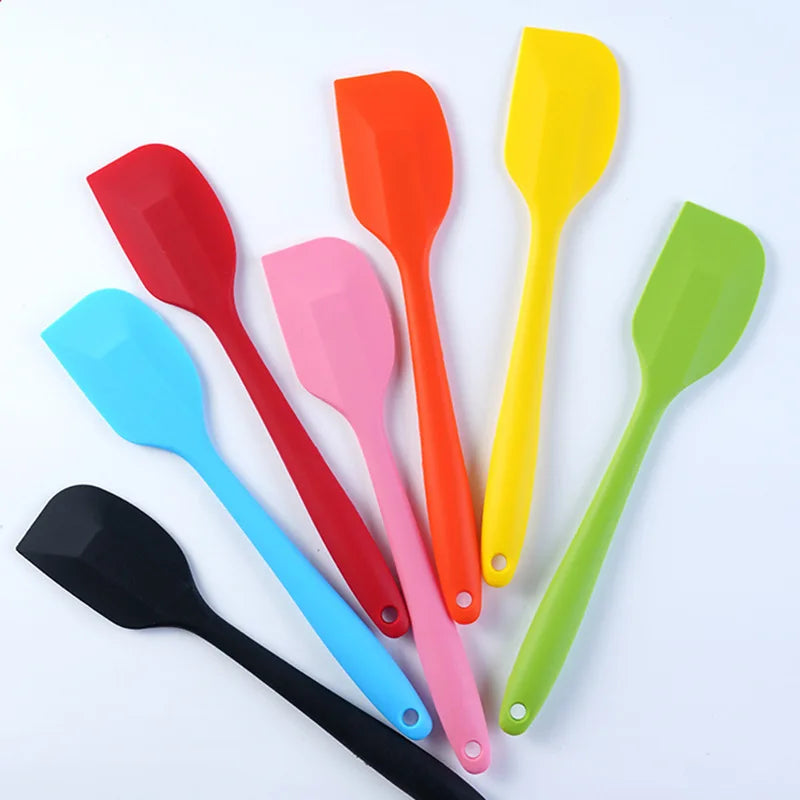 Long Handle Silicone Cake Spatula - 21/27.5cm Baking Tool for Mixing, Scraping, and Decorating