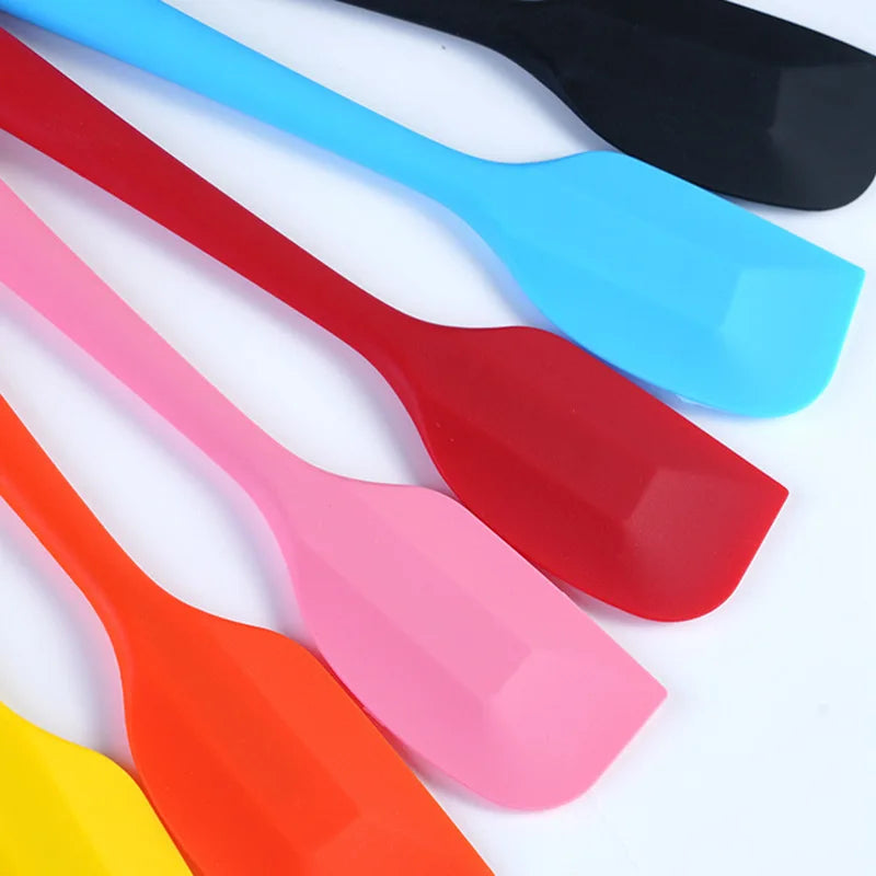 Long Handle Silicone Cake Spatula - 21/27.5cm Baking Tool for Mixing, Scraping, and Decorating